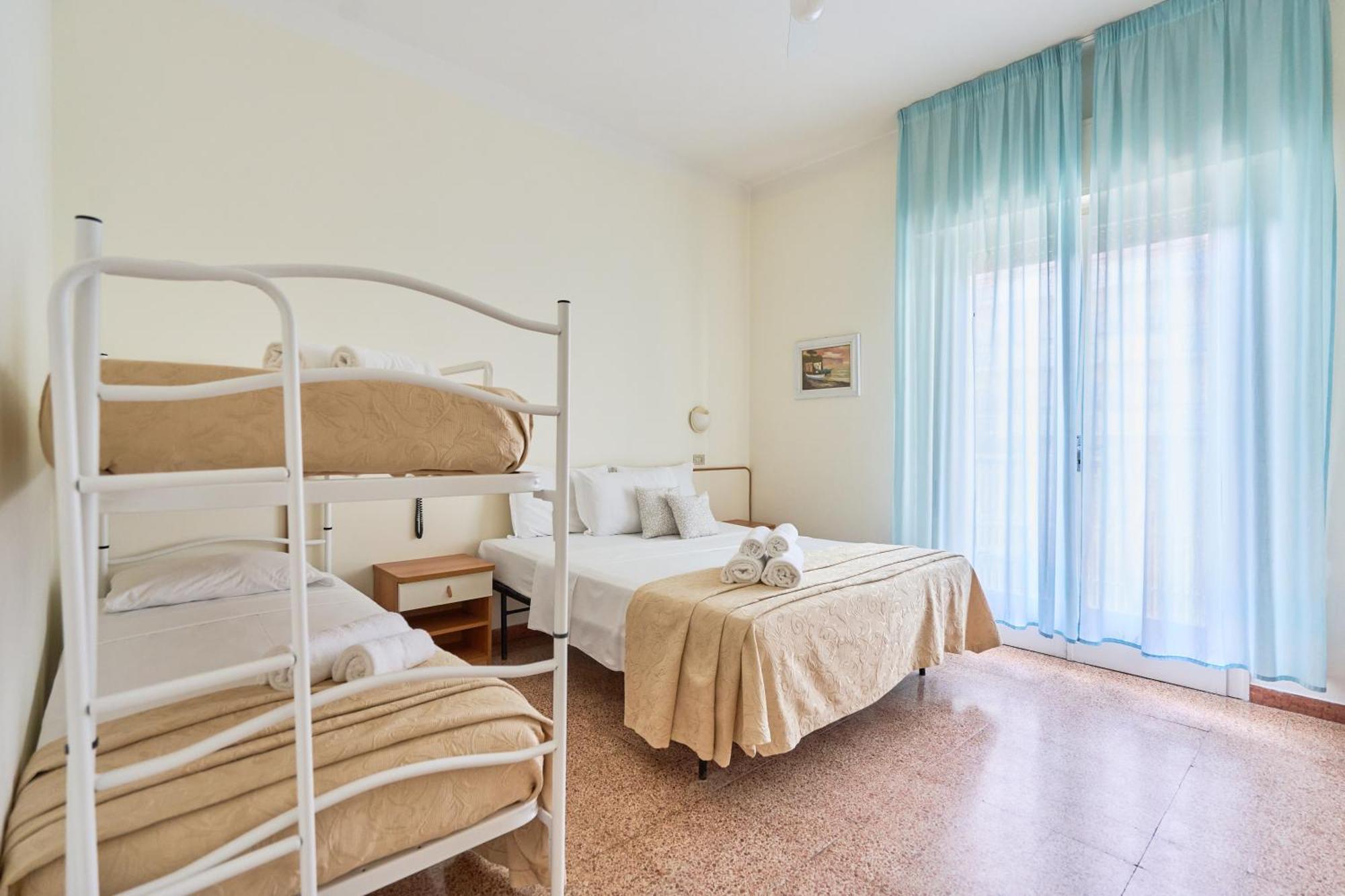 Hotel Bruna B&B Milano Marittima Buitenkant foto