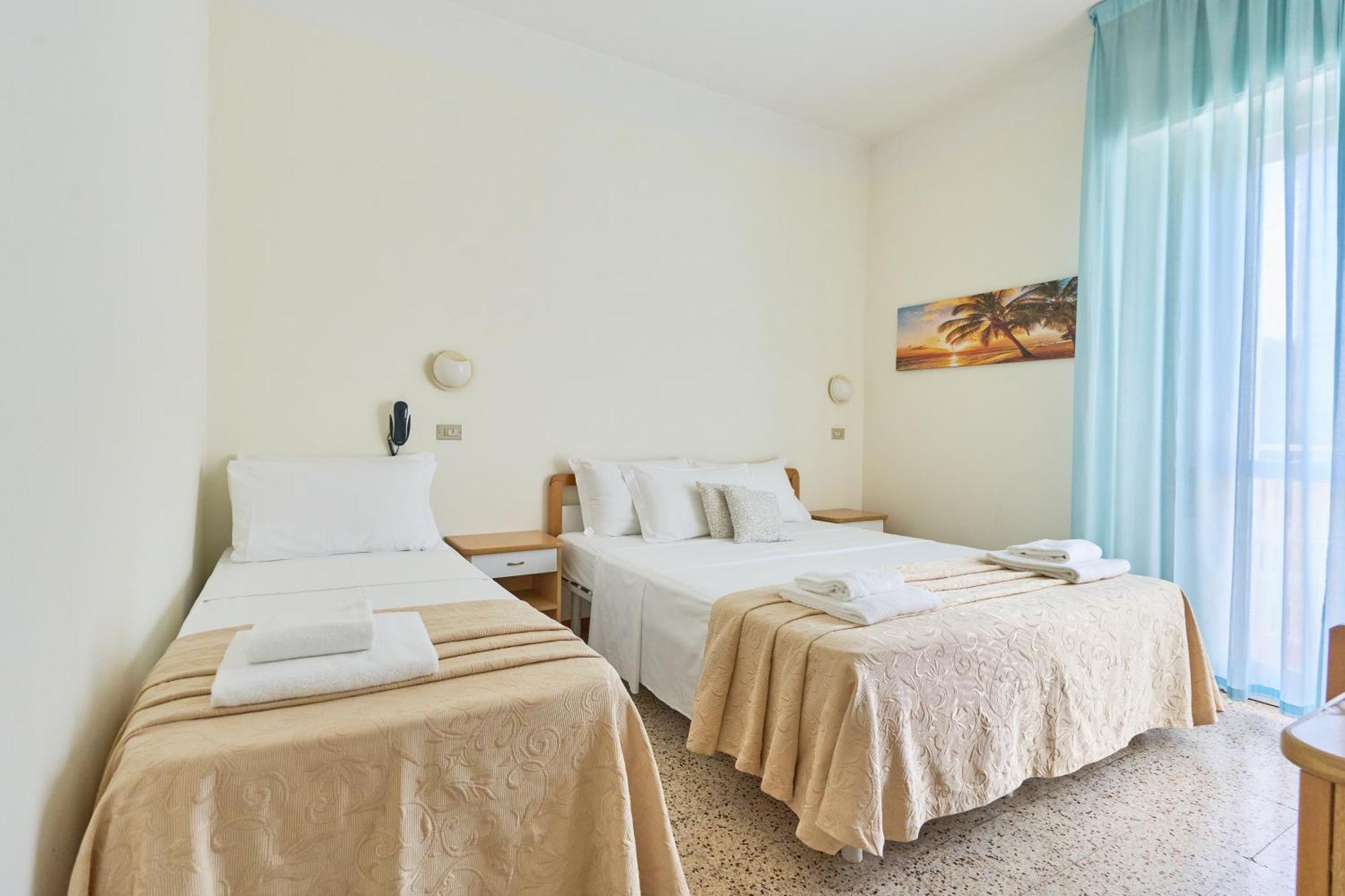 Hotel Bruna B&B Milano Marittima Buitenkant foto