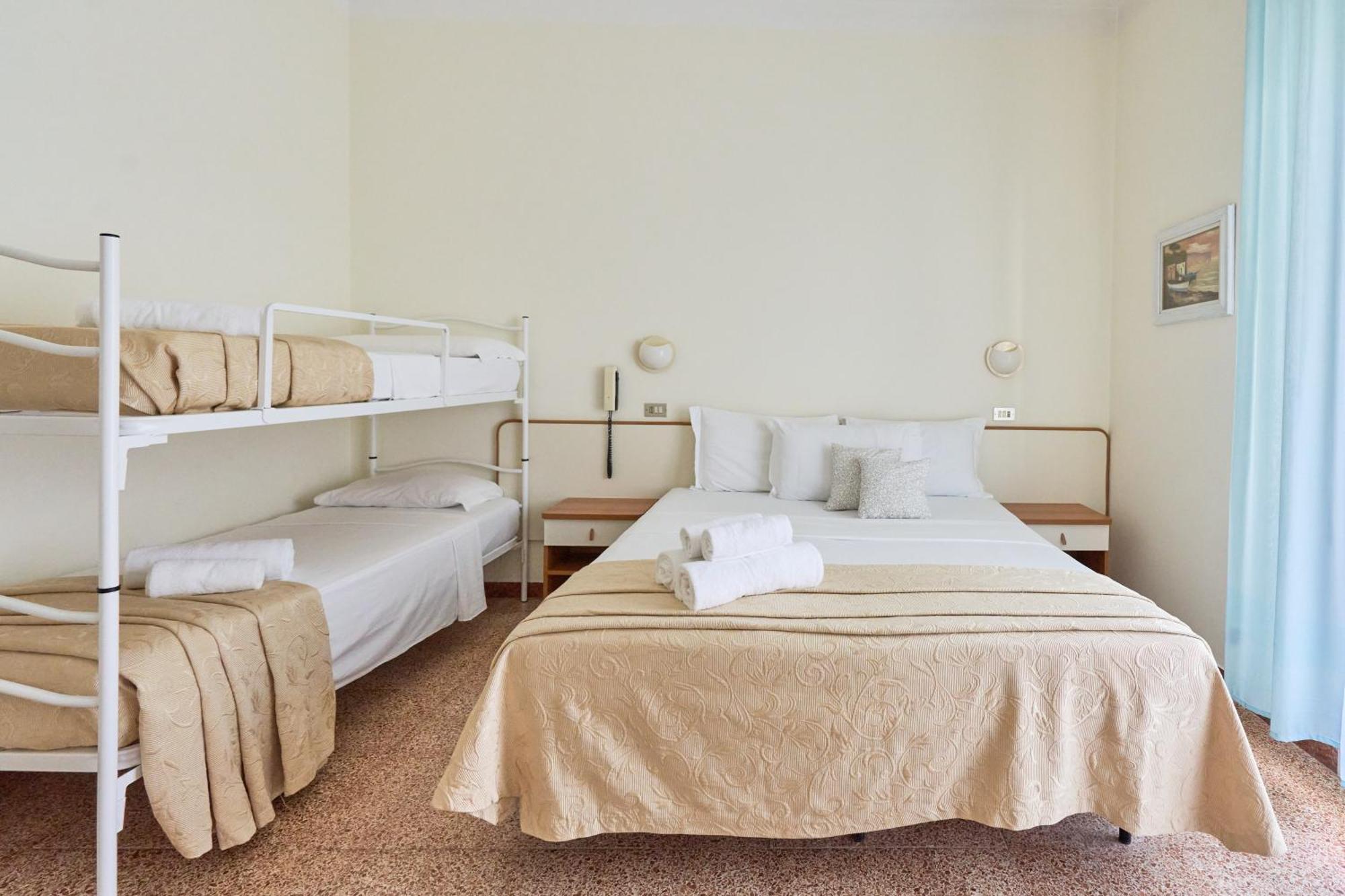Hotel Bruna B&B Milano Marittima Buitenkant foto