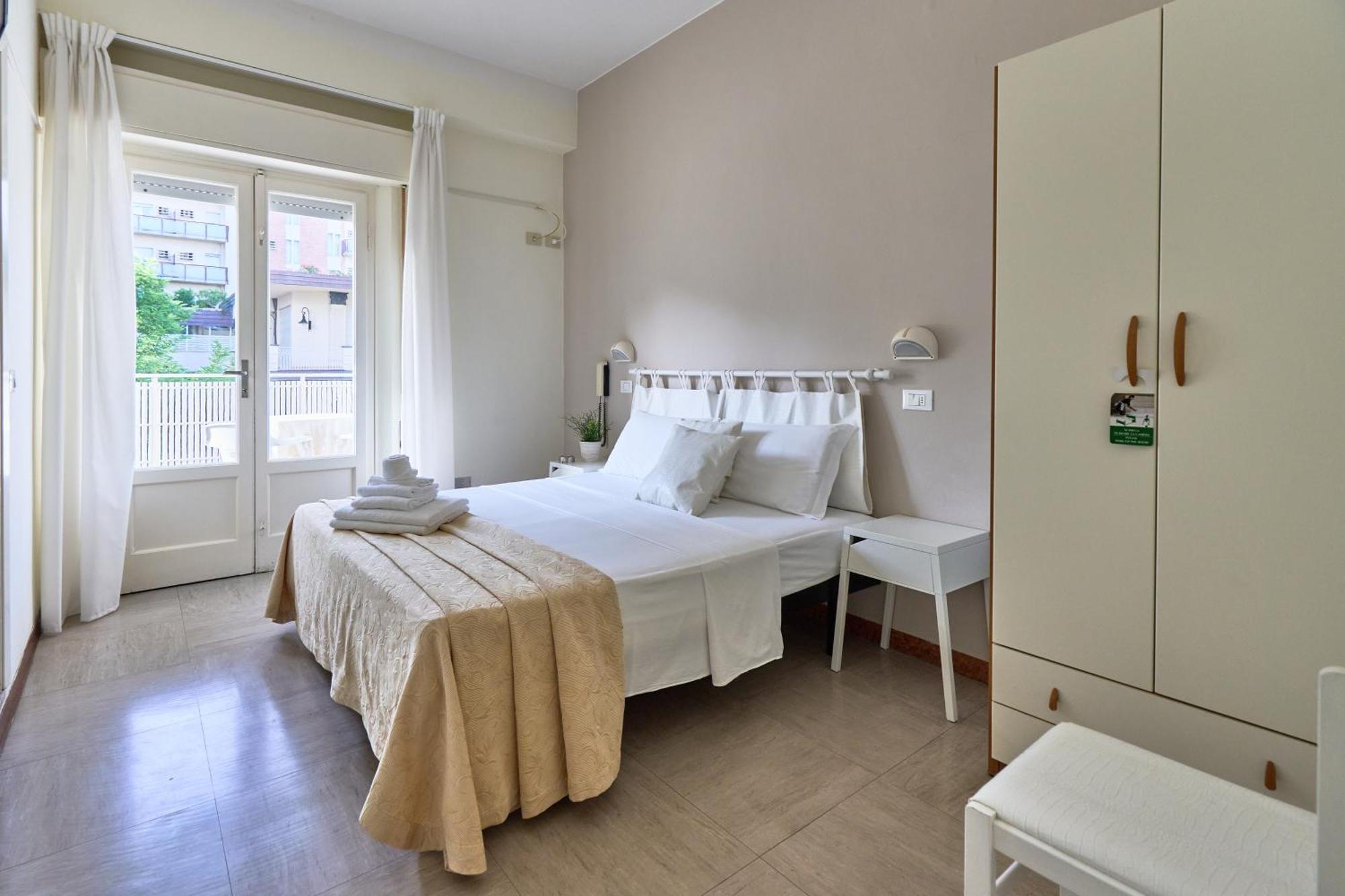 Hotel Bruna B&B Milano Marittima Buitenkant foto