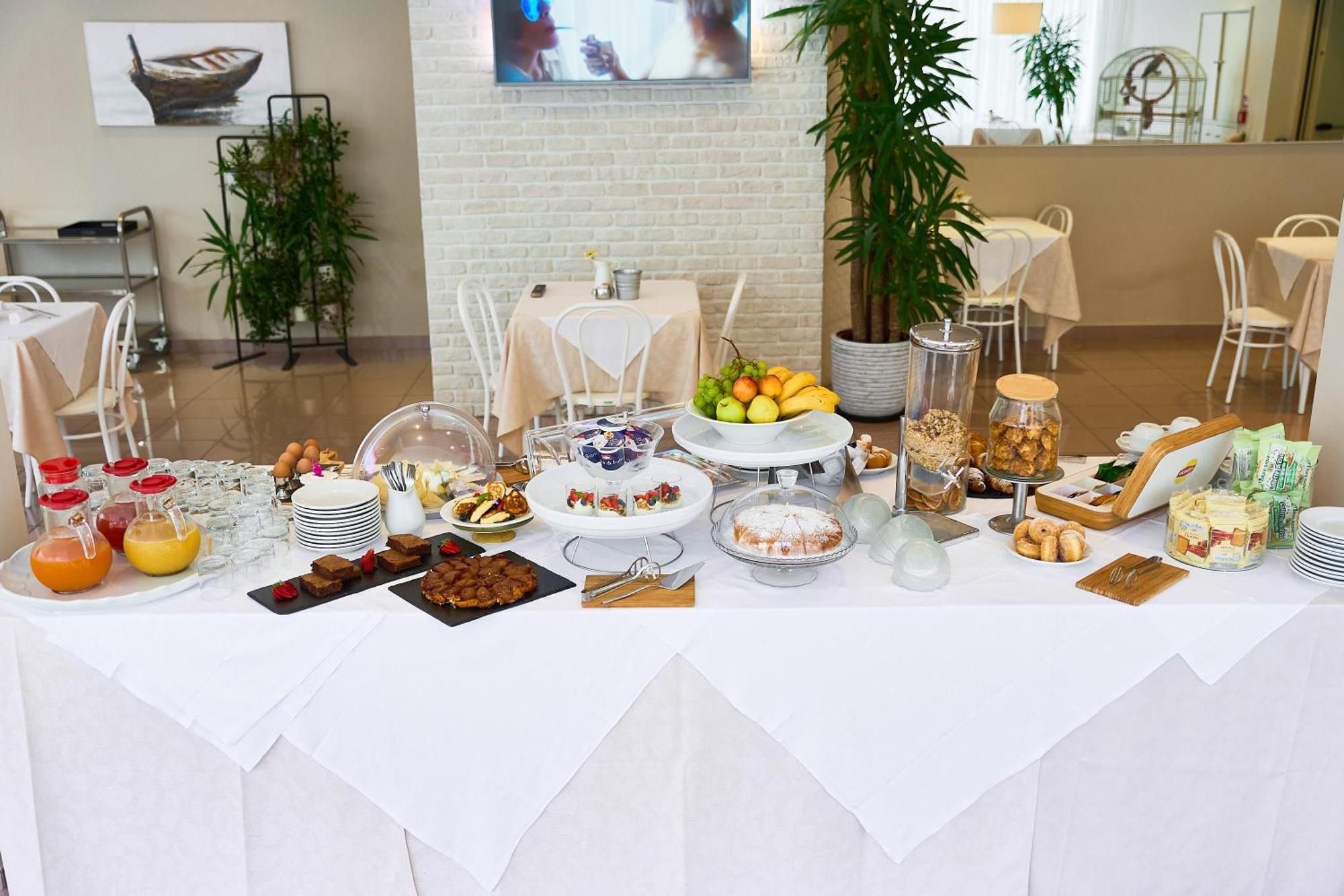 Hotel Bruna B&B Milano Marittima Buitenkant foto