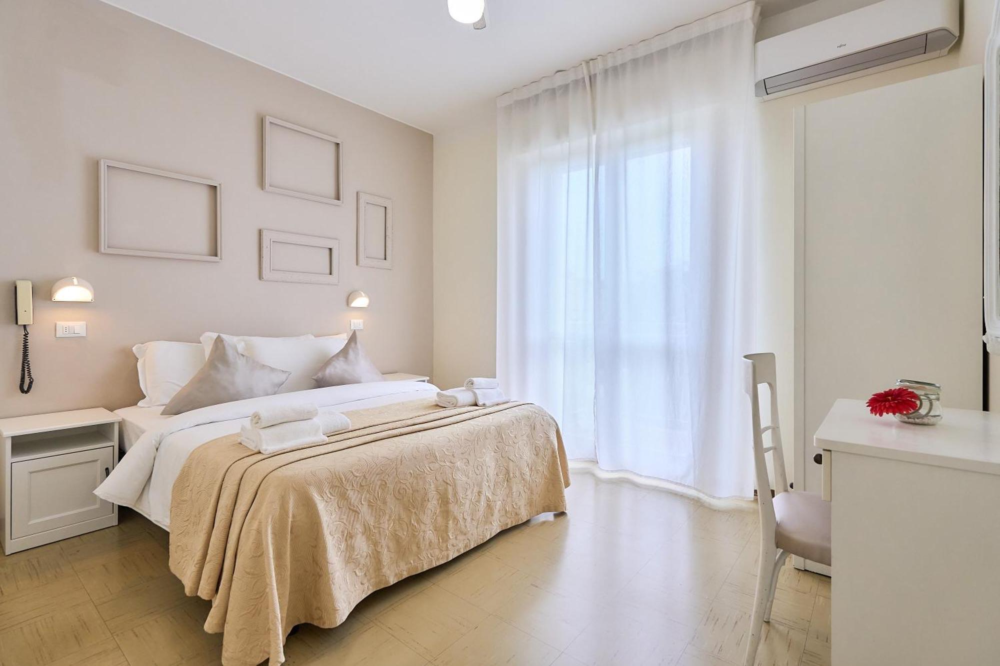 Hotel Bruna B&B Milano Marittima Buitenkant foto