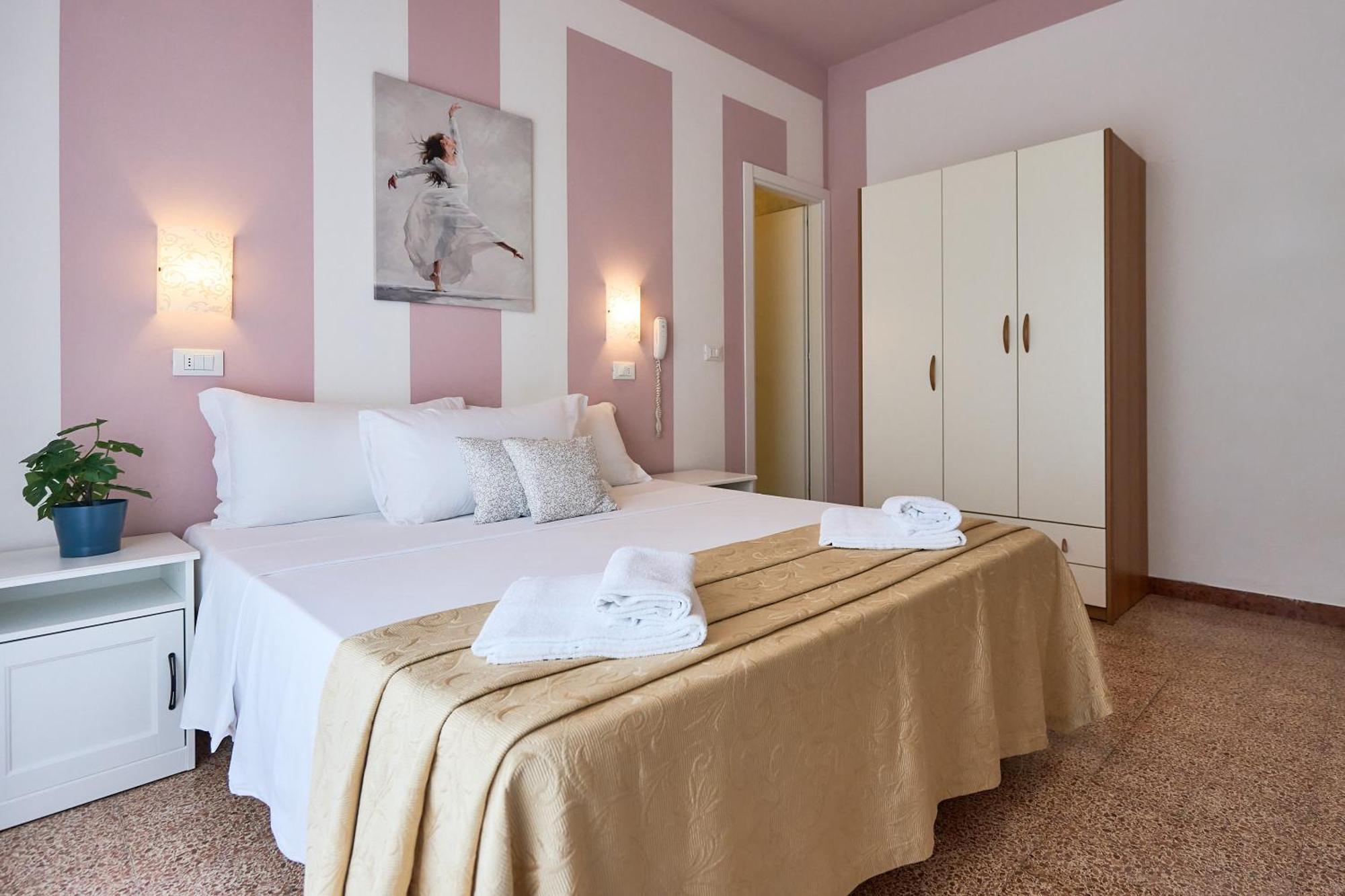 Hotel Bruna B&B Milano Marittima Buitenkant foto