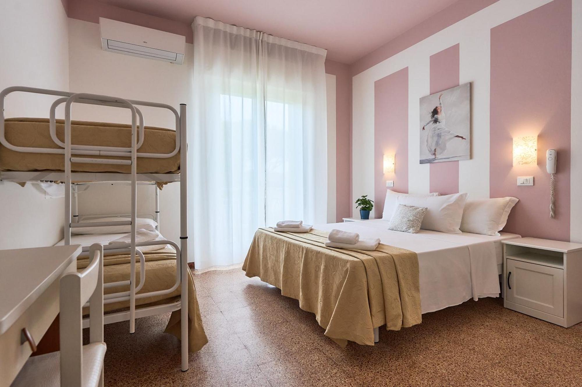 Hotel Bruna B&B Milano Marittima Buitenkant foto