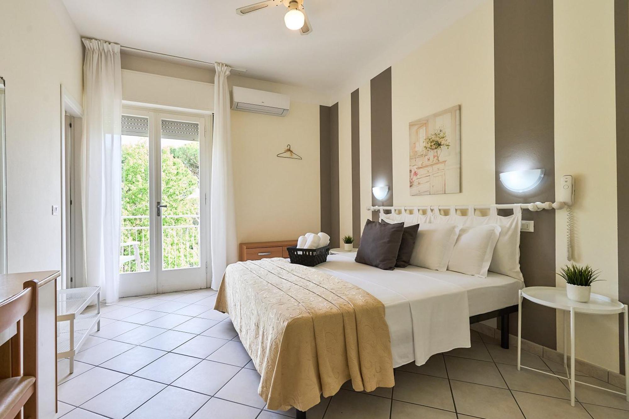 Hotel Bruna B&B Milano Marittima Buitenkant foto
