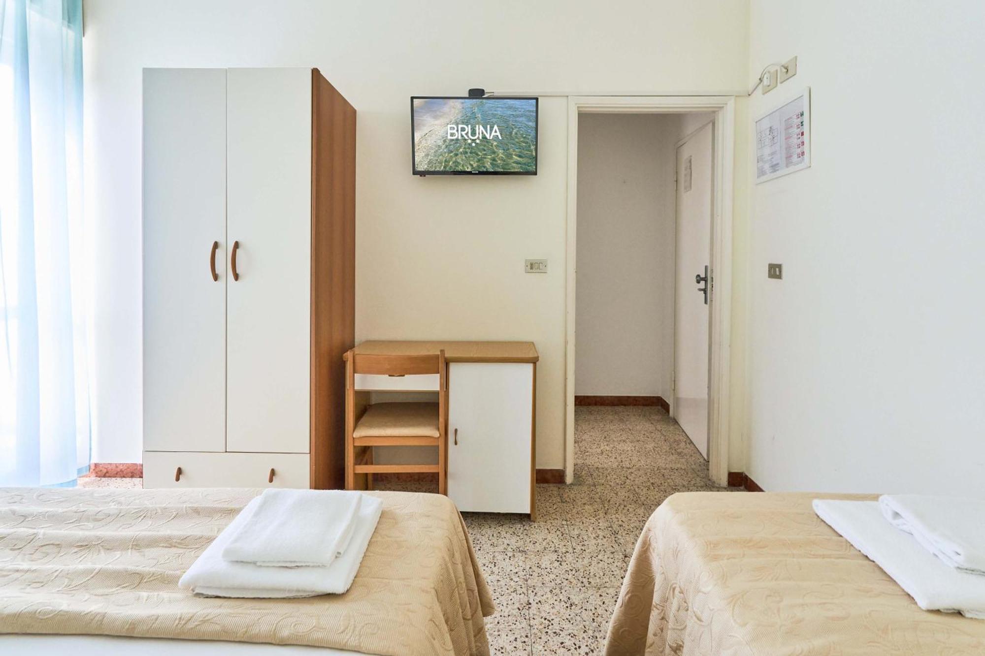 Hotel Bruna B&B Milano Marittima Buitenkant foto