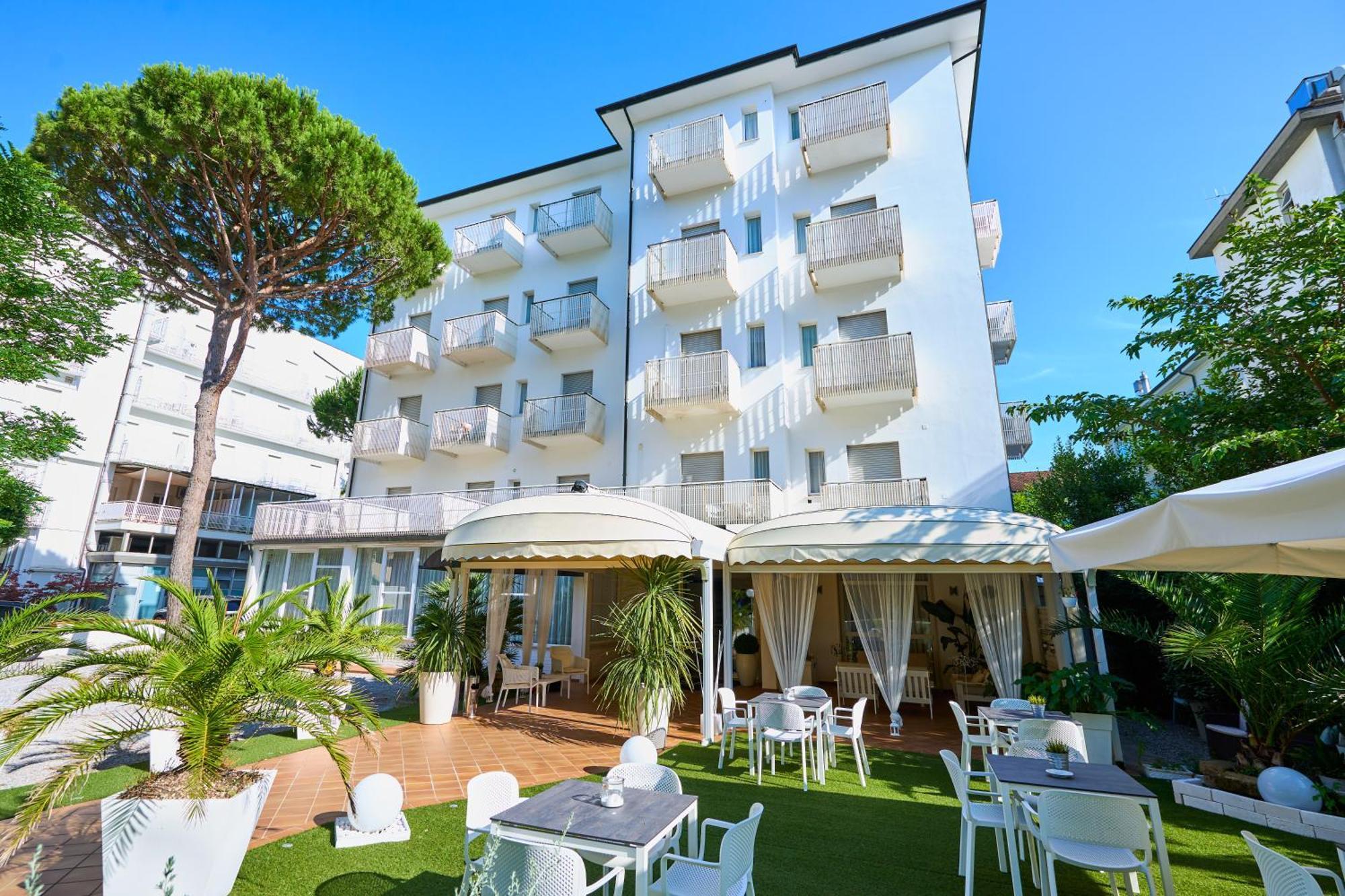 Hotel Bruna B&B Milano Marittima Buitenkant foto