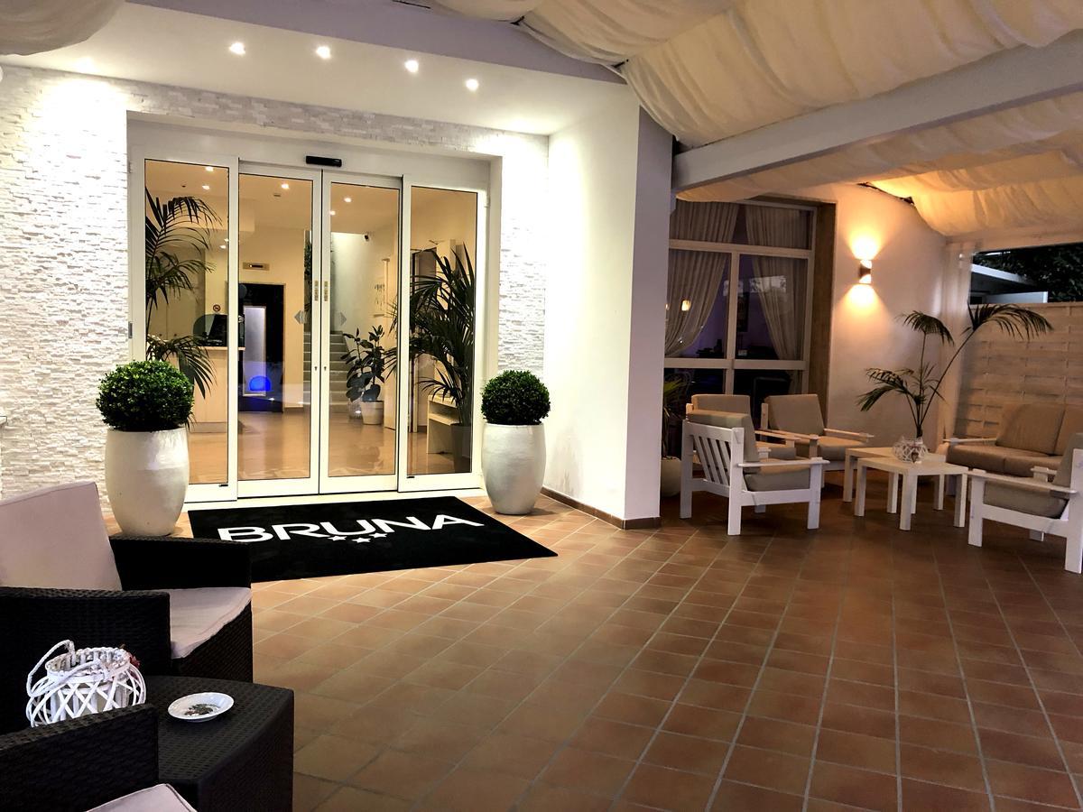 Hotel Bruna B&B Milano Marittima Buitenkant foto