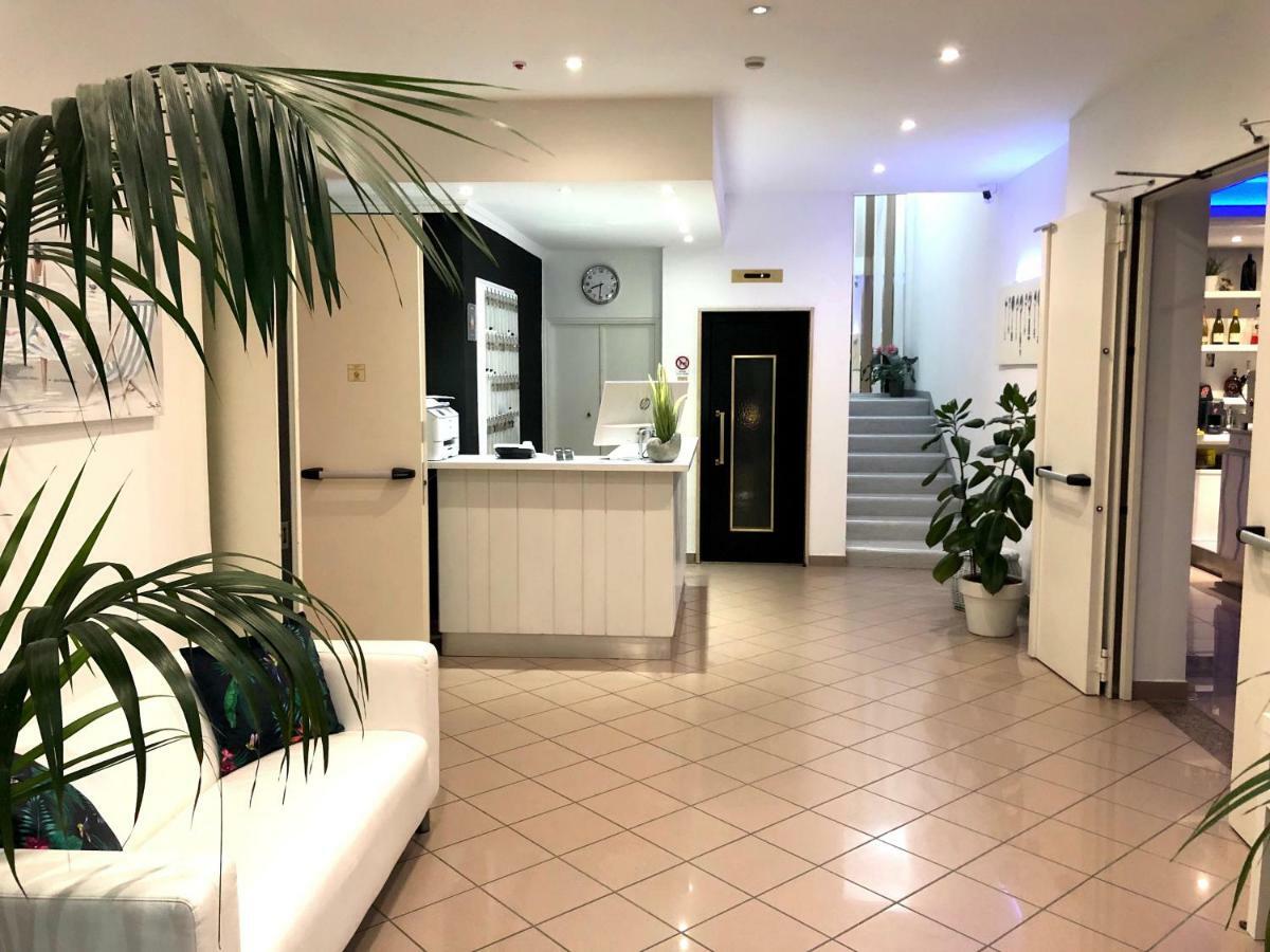 Hotel Bruna B&B Milano Marittima Buitenkant foto